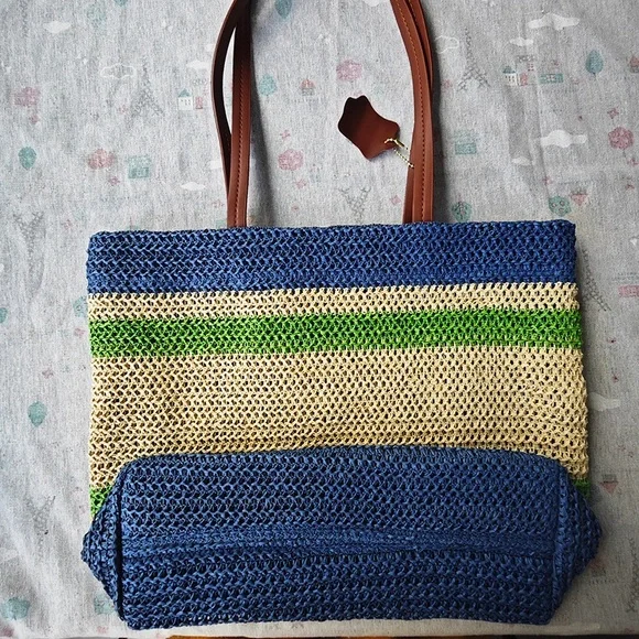 Miu Miu Embroidered Letter Logo Tote Bag - Picture 7 of 9